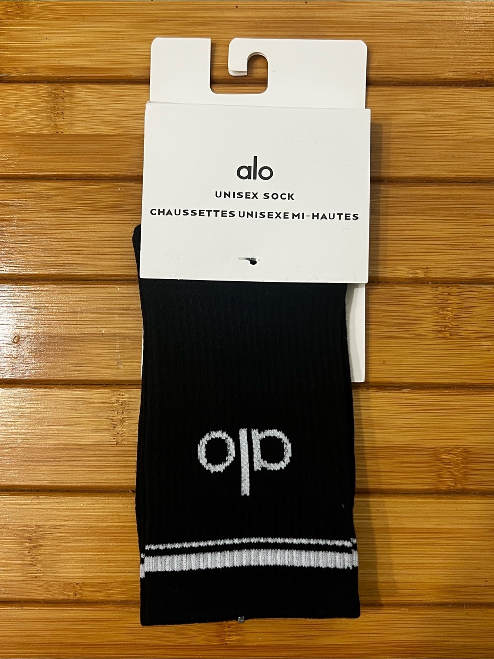 Alo Yoga Unisex Half Crew Throwback Socks S Black White Athleisure Casual